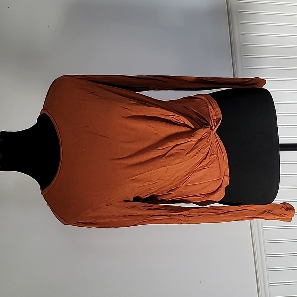 Anistar orange twist top Size S